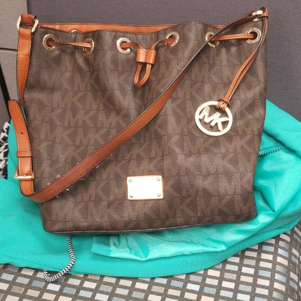 Micheal kors purse